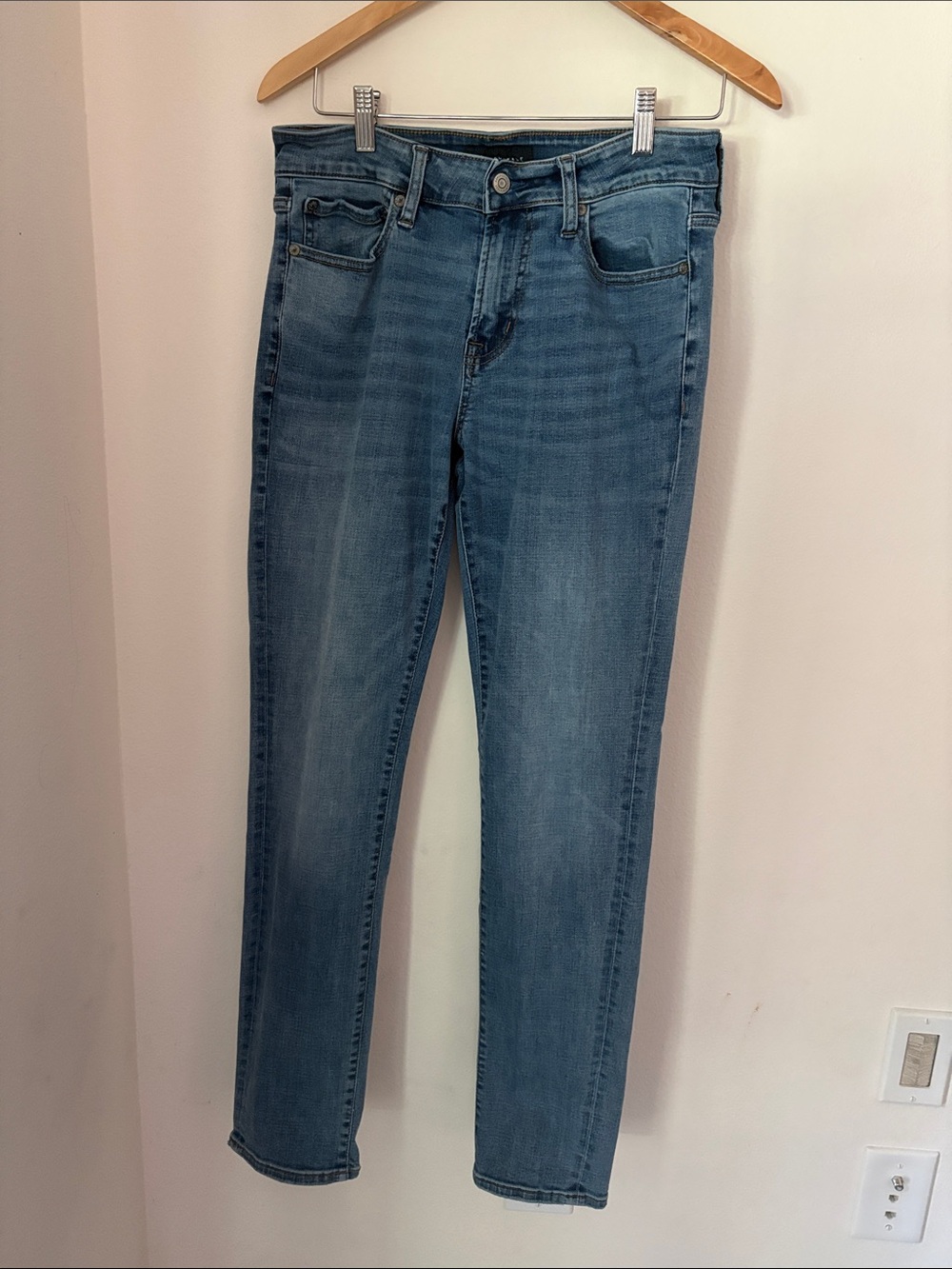 Aeropostale Men's Skinny Jeans in Mid Blue Wash 31/32